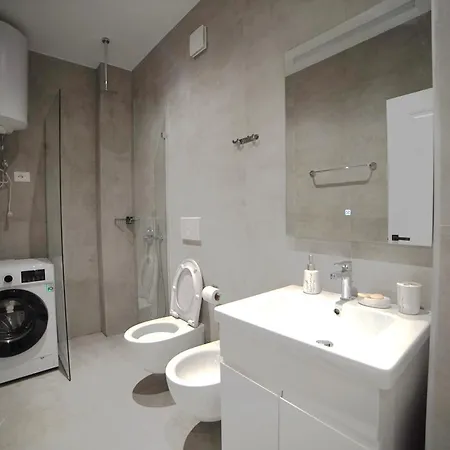 Center Oasis Тирана