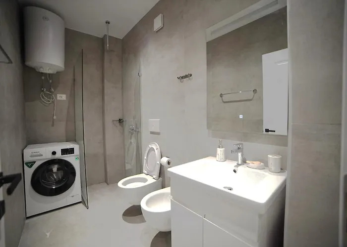 Center Oasis ティラナ