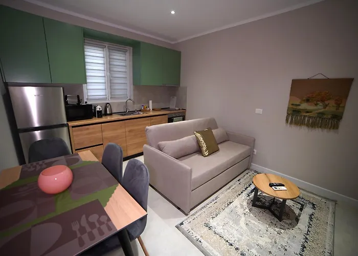 Center Oasis * ティラナ